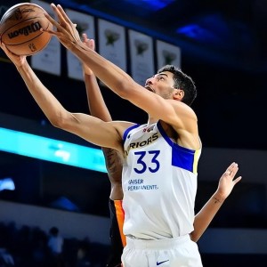 加拿大28-在发展联盟都表现平平，勇士双向合同锋线还能守住这份合同吗？